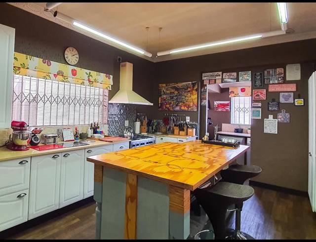 3 BEDROOM HOUSE FOR SALE IN KENSINGTON
